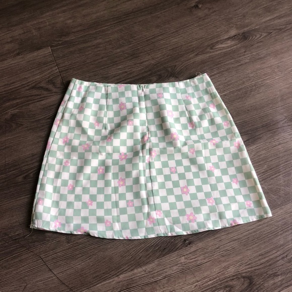 Princess Polly Checkered Micro Mini Skirt Sage Size 4 - Picture 3 of 3